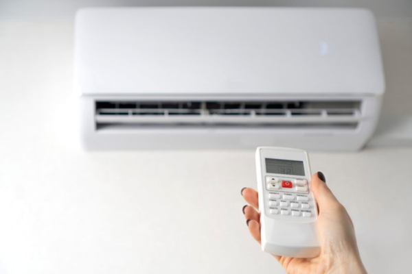 Wall-mounted air conditioner with remote control